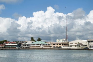 Belize şehrinin rıhtım manzarası (Belize).