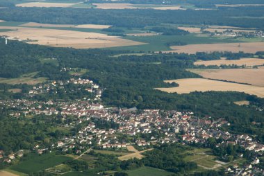 Çek Cumhuriyeti 'nde küçük bir kasabanın havadan görünüşü.