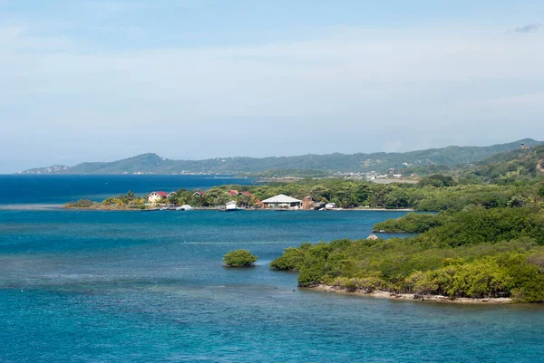 Утренний Вид Голубые Воды Побережье Туристического Острова Роатан Гондурас — стоковое фото