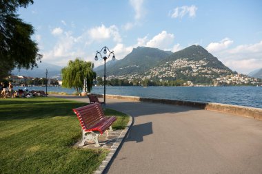 Lugano, İsviçre 'de güzel bir yaz günü