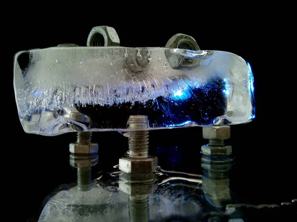 Абстрактне Спілкування Болти Горіхи Заморожені Шматочку Льоду Творчій Фотографії — стокове фото