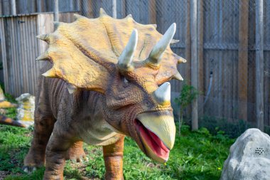 Triceratops Dinozor Modeli Wingham Vahşi Yaşam Parkı, Kent, İngiltere.
