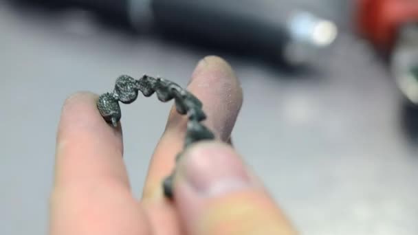 Molinos de mano dentista coronas de dientes creados en la impresora 3d para metal . — Vídeos de Stock
