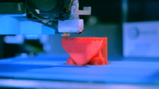 3D printer werkt. Gesmolten depositie model, FDM. 3D printer afdrukken — Stockvideo