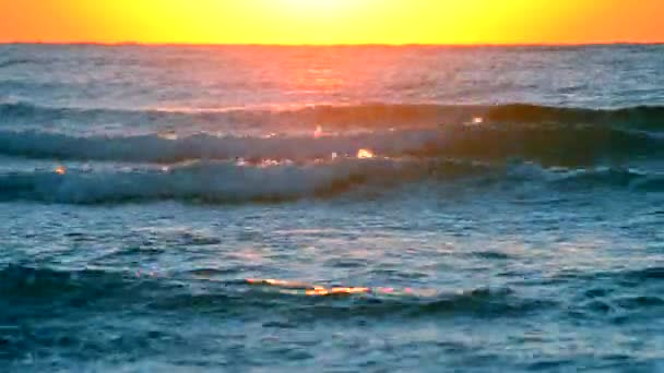 Su ve dalgalar deniz manzara manzara ülke sahne arka plan — Stok video