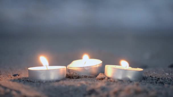 Свічки і море — стокове відео