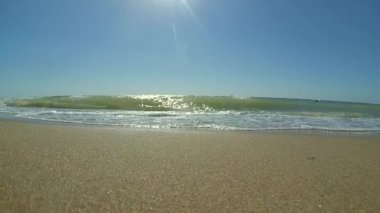 Yavaş çekim alt açıdan dalga veya aşağıda alt.