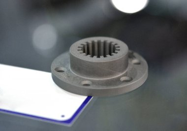 Selektif lazer erime. Nesne baskılı metal 3d yazıcı yakın çekim.