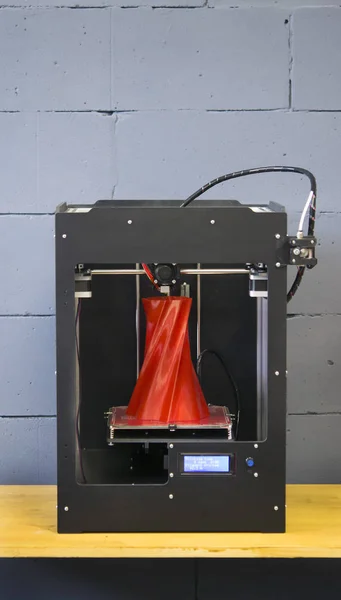 Impresora 3D trabajando de cerca. Impresora 3D tridimensional automática — Foto de Stock