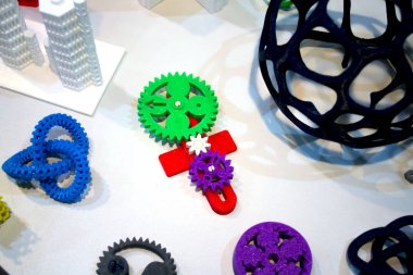 3D yazıcı tarafından yazılan soyut modeller.