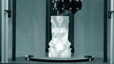 Otomatik 3d printerlere harcama maddeler plastik modelleme laboratuvarda gerçekleştirir.