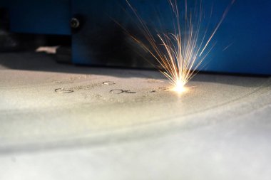 Metal baskı yapan 3D yazıcı. Metal için lazer sinterleme makinesi.