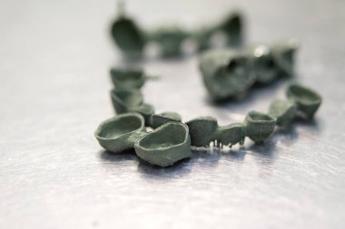 Metal için 3D yazıcıda diş kaplaması oluşturuldu