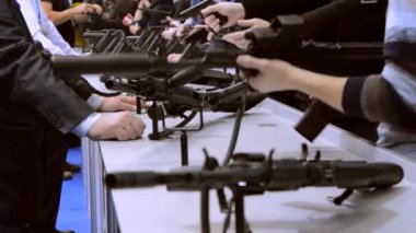 Ateşli silah submachine keskin nişancı tüfeği yakın çekim.