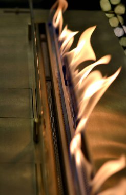 Modern biyo-şömine etanol gazı üzerine.