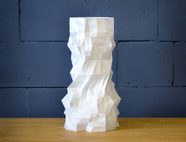 Otomatik üç boyutlu 3D yazıcı plastik gerçekleştirir.