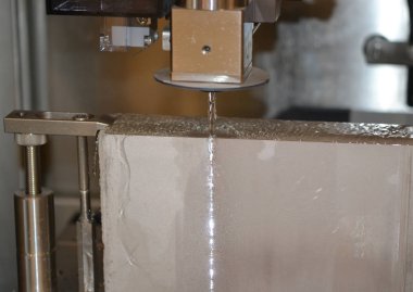 Electroerosive metal çalışma yakın çekim.