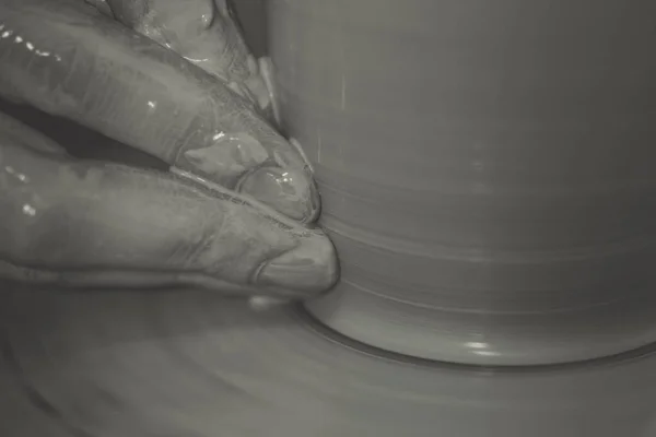 Creating ceramic products of white clay close-up. — Stock Photo, Image