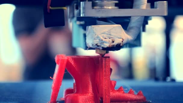 Automatischer dreidimensionaler 3D-Drucker für Kunststoff. — Stockvideo