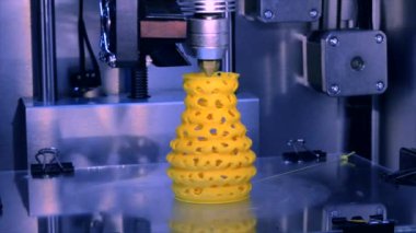Otomatik üç boyutlu 3D yazıcı plastik gerçekleştirir.