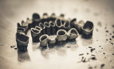 Metal için 3D yazıcıda diş kaplaması oluşturuldu