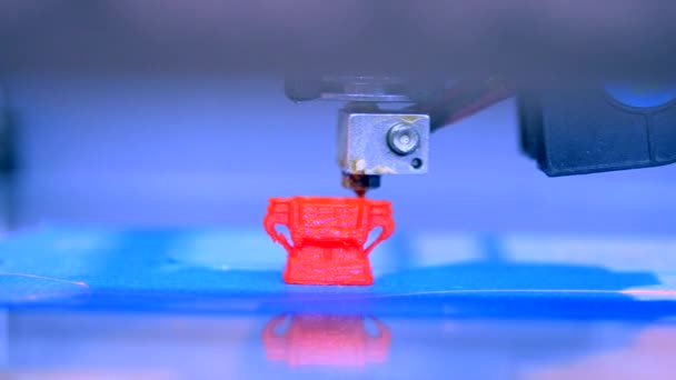 3D printer werkt. Modellering van gesmolten depositie — Stockvideo