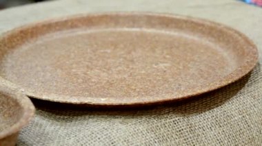 Tek tek kullanımlık sofra. Biyolojik olarak parçalanabilen yakın çekim. Çevre dostu yemekleri, çevre dostu sofra