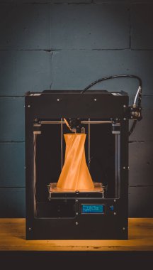 3d yazıcı çalışma kapatın. Otomatik üç boyutlu 3d prin