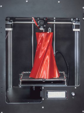 Otomatik üç boyutlu 3D yazıcı plastik gerçekleştirir.