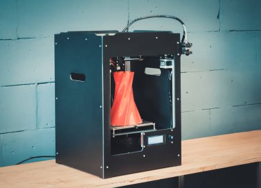 3d yazıcı çalışma kapatın. Otomatik üç boyutlu 3d prin