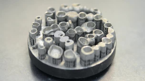 치과 크라운 금속에 인쇄 기계를 소 결 하는 3d 프린터 레이저 — 비디오