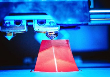 3d yazıcı yazdırma kırmızı şekiller yakın çekim