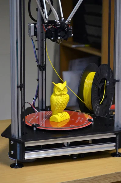 Stampante 3D moderna e progressiva tecnologia additiva — Foto Stock