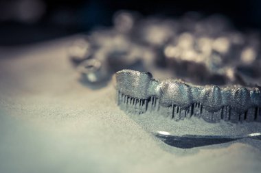 Metal 3D yazıcıya basılmış nesne, metal yakın çekim için lazer sinterleme makinesi.