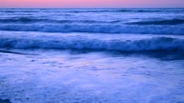 Вода и волны морской пейзаж пейзаж сельской местности фон — стоковое видео