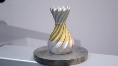 Metal tozundan modern 3d yazıcı baskı.