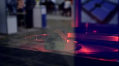 Metal tozundan metal 3D yazıcıya basılmış nesne.