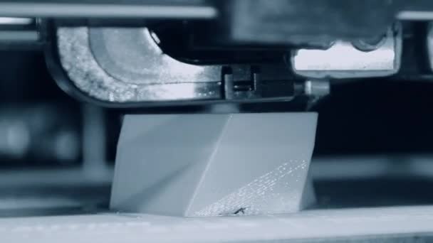 3D tiskárna funguje. Modelování roztavených depozic, — Stock video