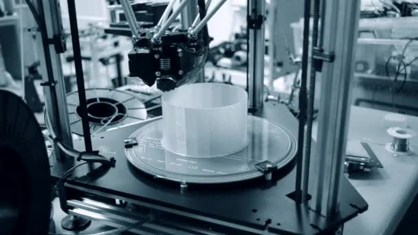 Impresora 3D trabajando. Modelado de deposición fundida , — Vídeos de Stock