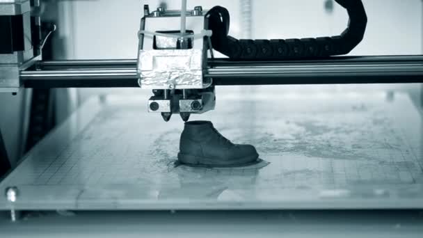 3D printer werkt. Modellering van gesmolten depositie — Stockvideo