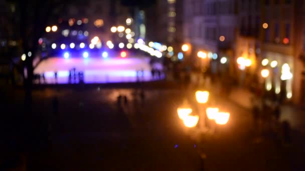 Arrière-plan flou. Patinoire extérieure, patinoire en plein air sur carré — Video