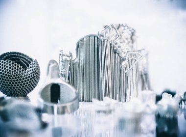 Metal tozundan metal 3D yazıcıya basılmış nesne.