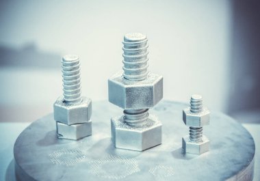 Metal tozundan metal 3D yazıcıya basılmış nesne.