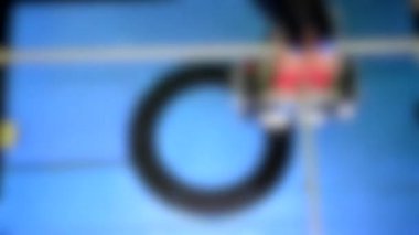 Arka plan bulanık. 3B yazıcı kapatıldı.