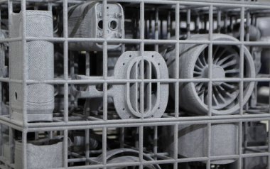 Erimiş plastik baruttan 3 boyutlu yazıcıya yakın plan baskı yapılmış. Erimiş poliyamid tozundan 3 boyutlu yazıcıya basılmış bir model. Yeni modern 3D baskı teknolojisi. Çoklu Jet Füzyon MJF teknolojisi