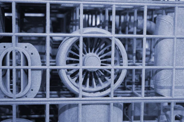 Erimiş plastik baruttan 3 boyutlu yazıcıya yakın plan baskı yapılmış. Erimiş poliyamid tozundan 3 boyutlu yazıcıya basılmış bir model. Yeni modern 3D baskı teknolojisi. Çoklu Jet Füzyon MJF teknolojisi