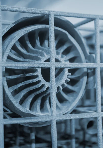 Erimiş plastik baruttan 3 boyutlu yazıcıya yakın plan baskı yapılmış. Erimiş poliyamid tozundan 3 boyutlu yazıcıya basılmış bir model. Yeni modern 3D baskı teknolojisi. Çoklu Jet Füzyon MJF teknolojisi