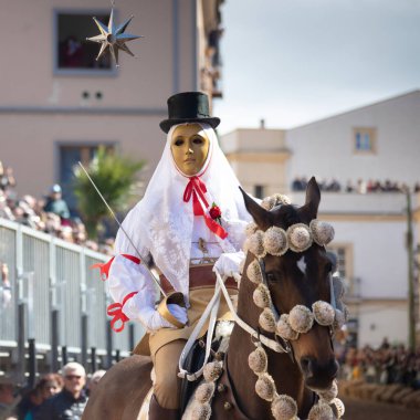 Oristano Sartiglia, geleneksel Sardinya karnavalı, İtalya
