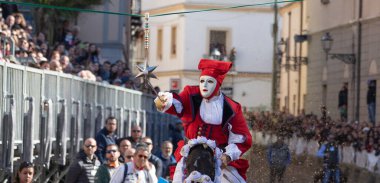 sartiglia oristano at yarışı ve iplik yıldızları