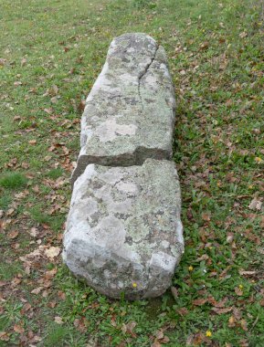 Büyük megalitik Sorgono menekşeleri, sardunya merkezi - doğum öncesi